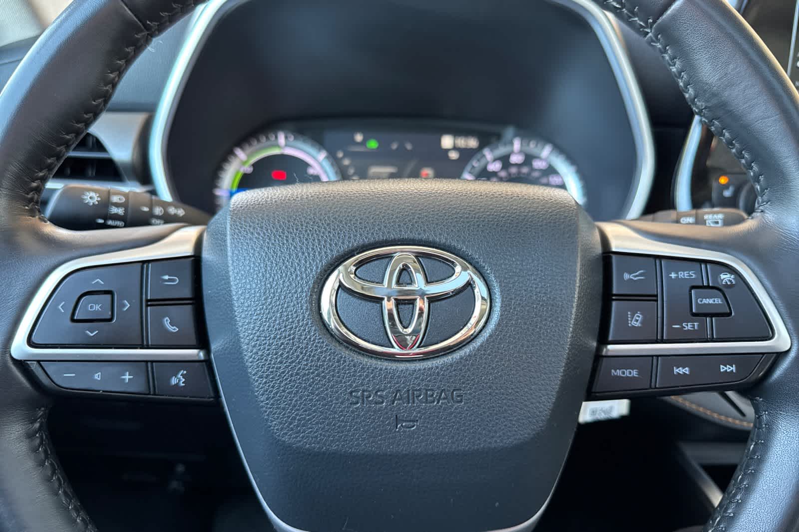 Thumbnail: 2022 Toyota Highlander - 26