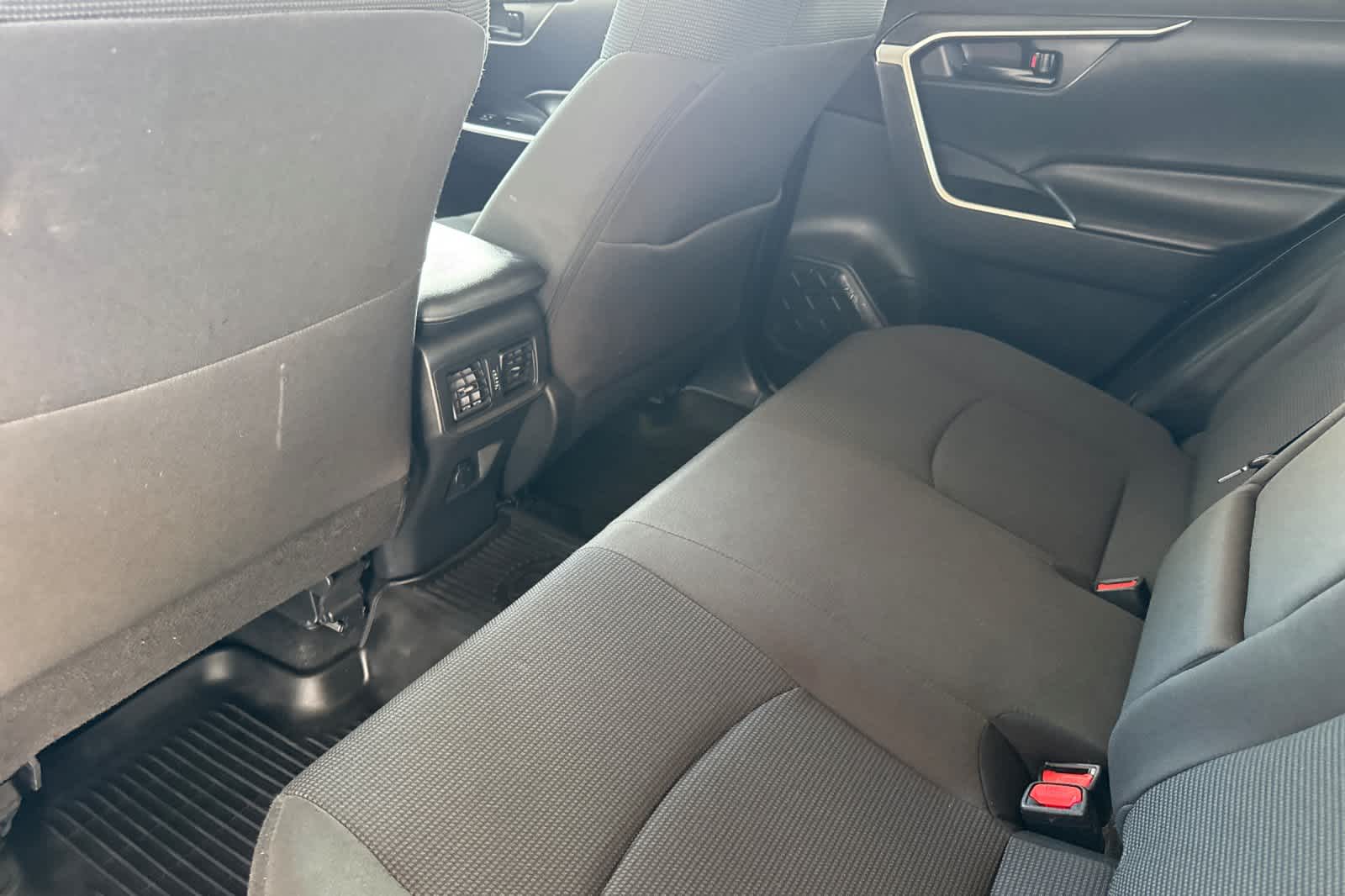 Thumbnail: 2021 Toyota RAV4 - 4