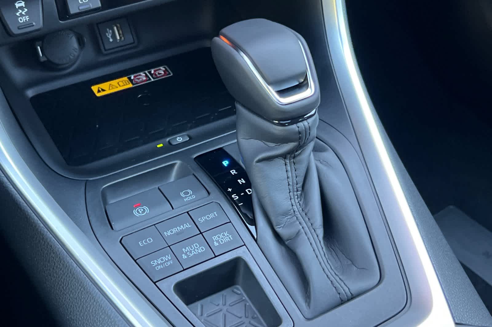 Thumbnail: 2025 Toyota RAV4 - 23