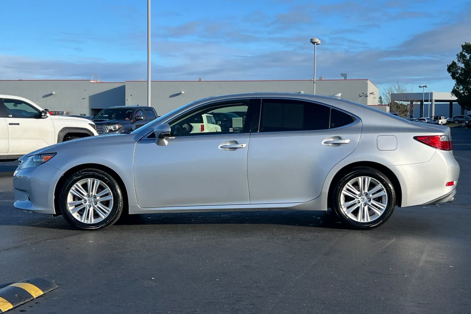 Thumbnail: 2013 Lexus ES - 9