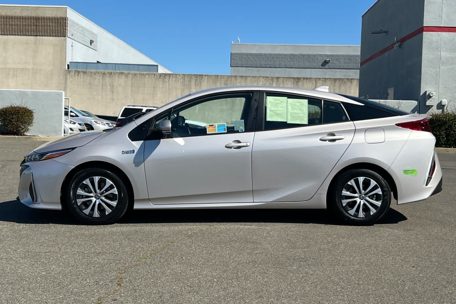 Thumbnail: 2022 Toyota Prius Prime - 9