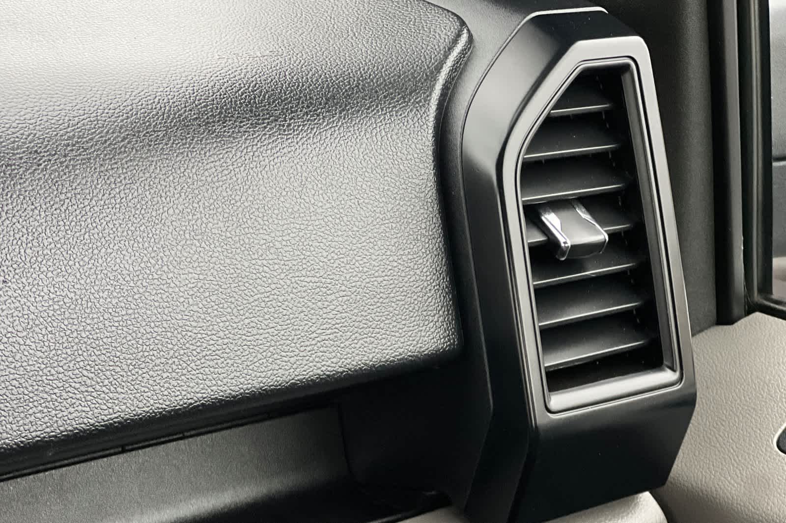 Thumbnail: 2015 Ford F-150 - 14