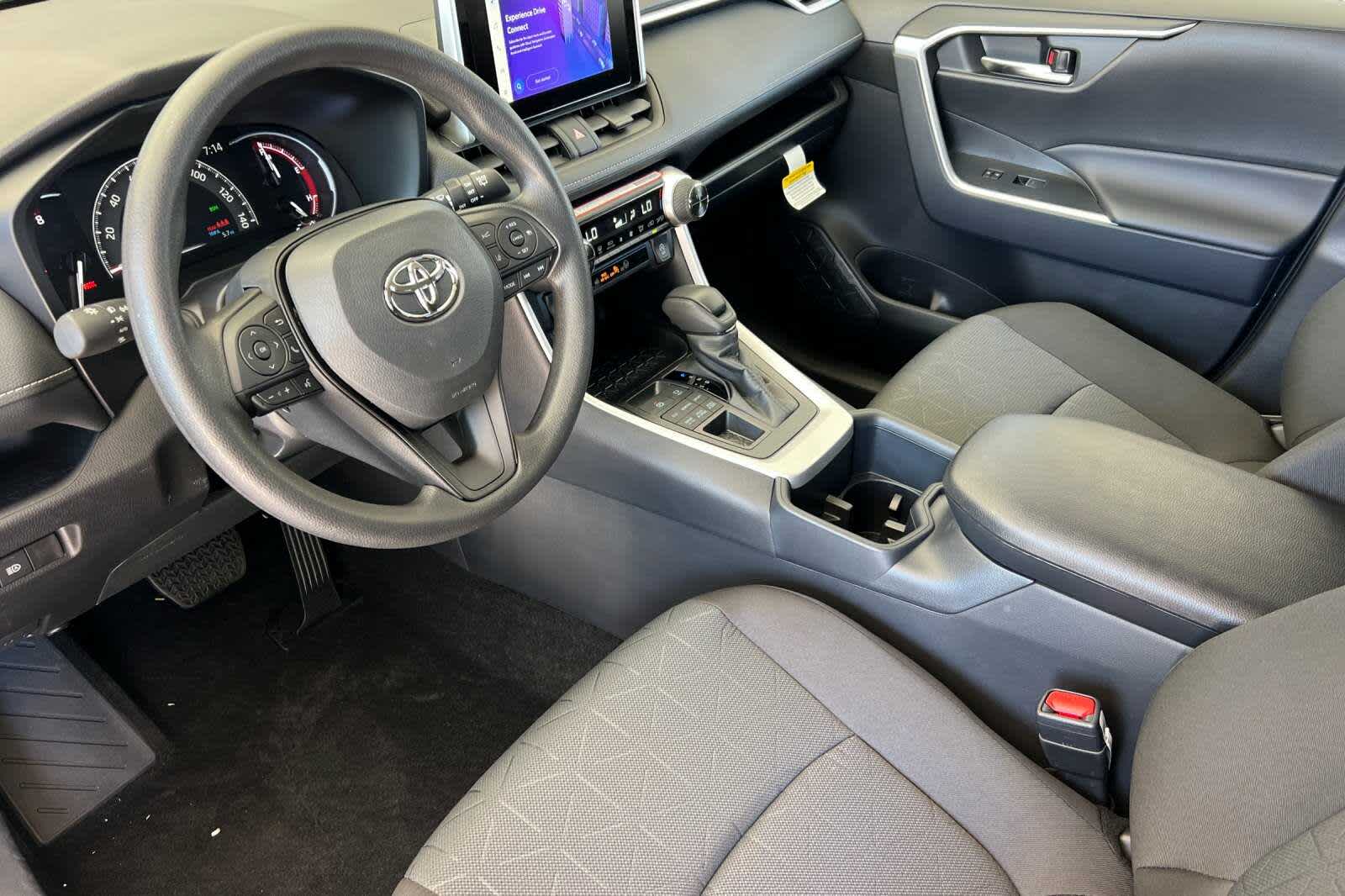 2025 Toyota RAV4 XLE 11