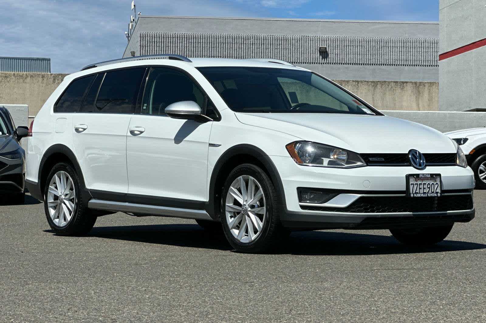 Thumbnail: 2017 Volkswagen Golf - 5