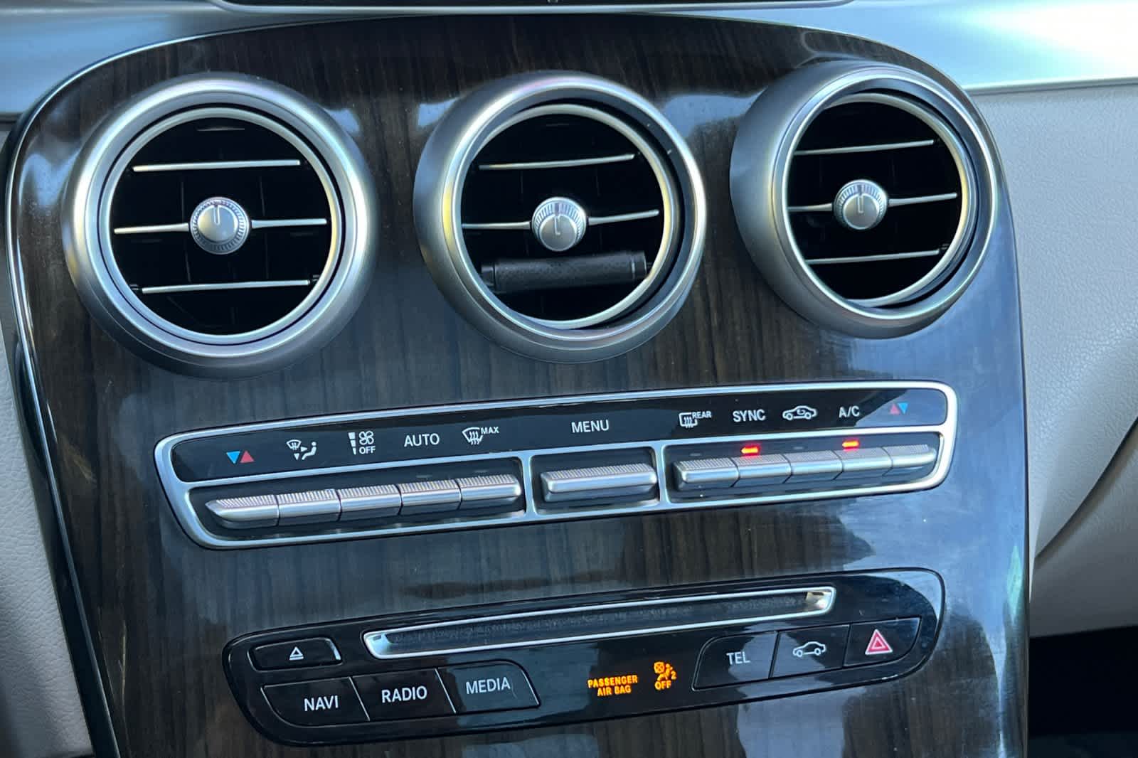 Thumbnail: 2019 Mercedes-Benz GLC - 23