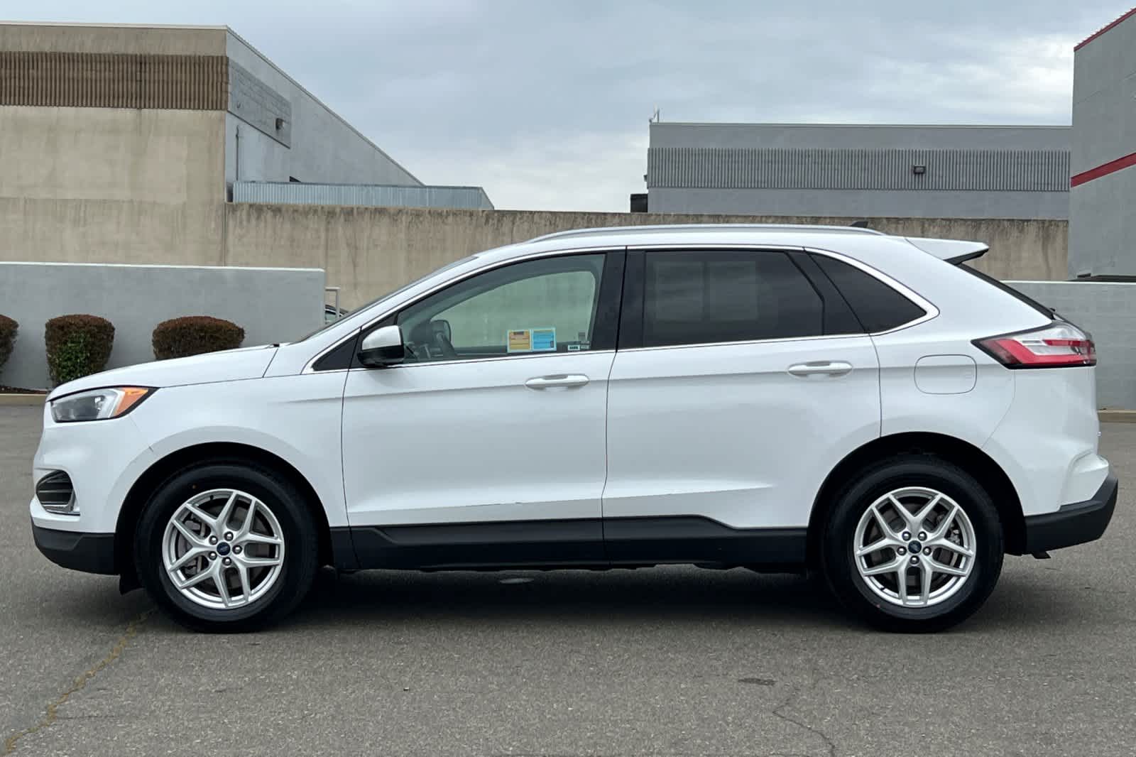 Thumbnail: 2022 Ford Edge - 9