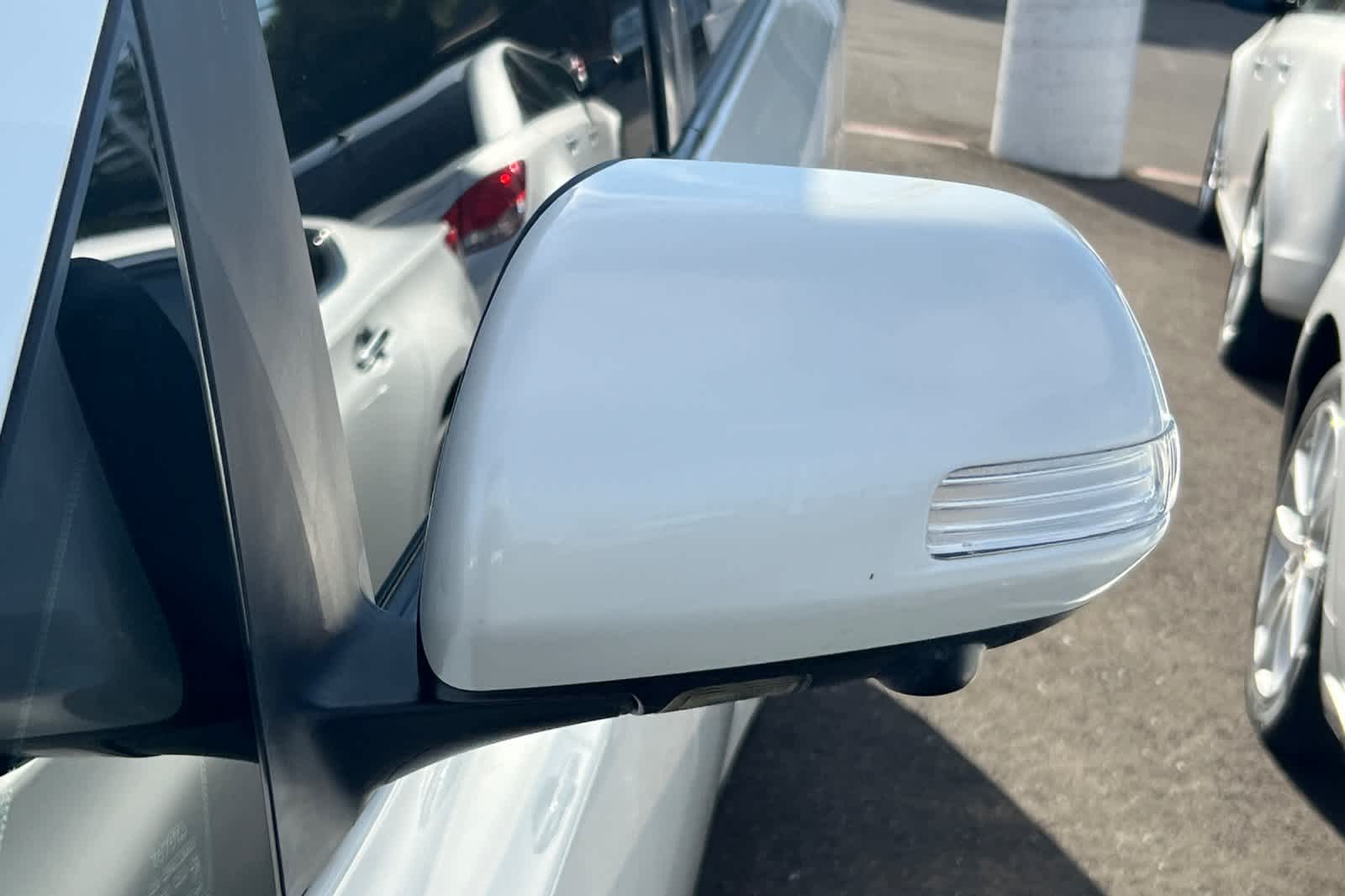 Thumbnail: 2019 Toyota Sienna - 21