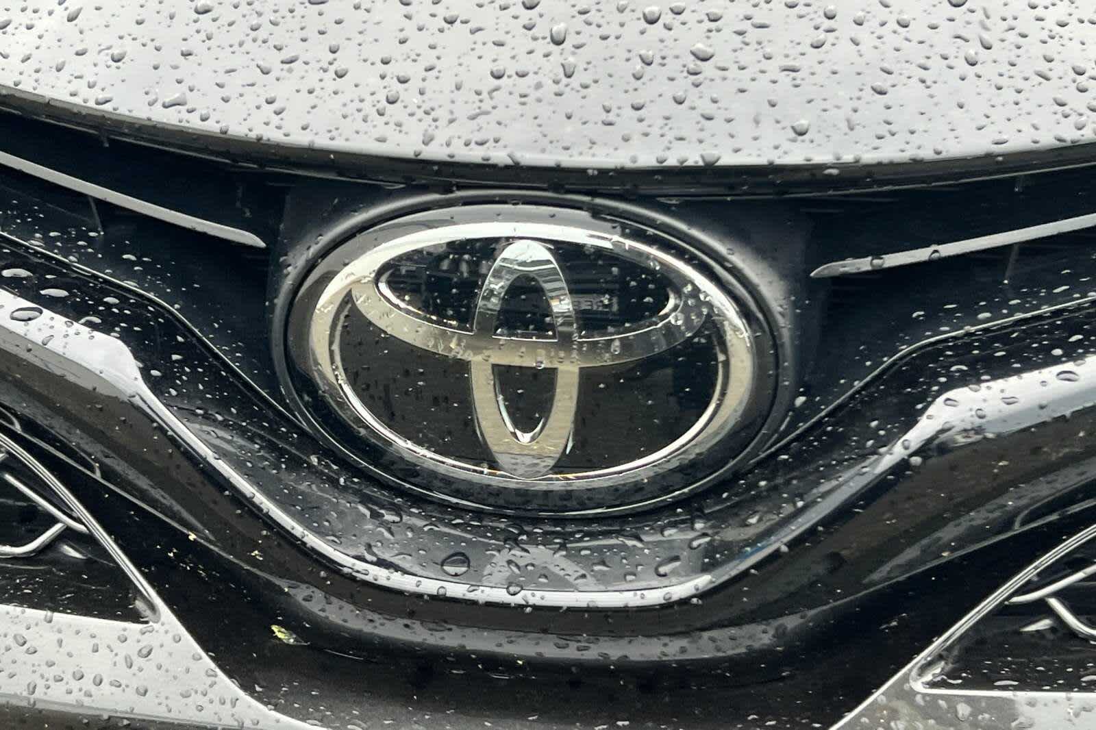 Thumbnail: 2023 Toyota Camry - 10