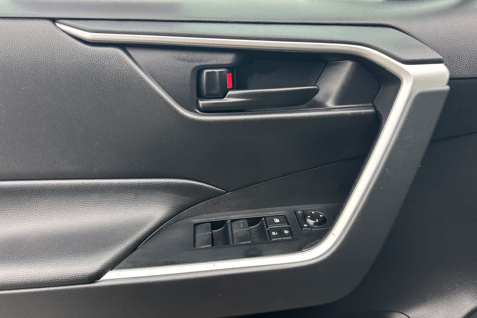 Thumbnail: 2024 Toyota RAV4 - 12