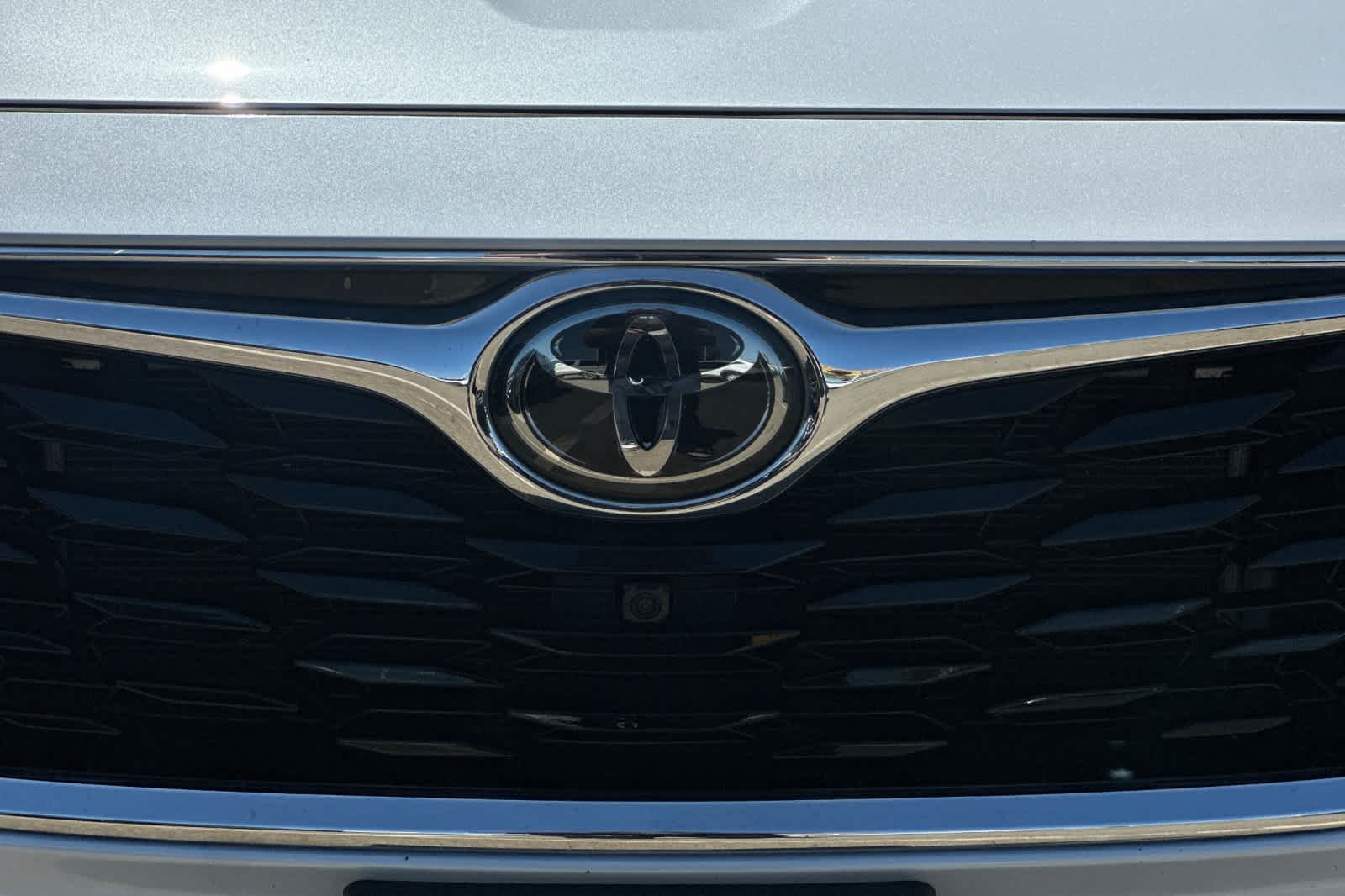 Thumbnail: 2023 Toyota Highlander - 10