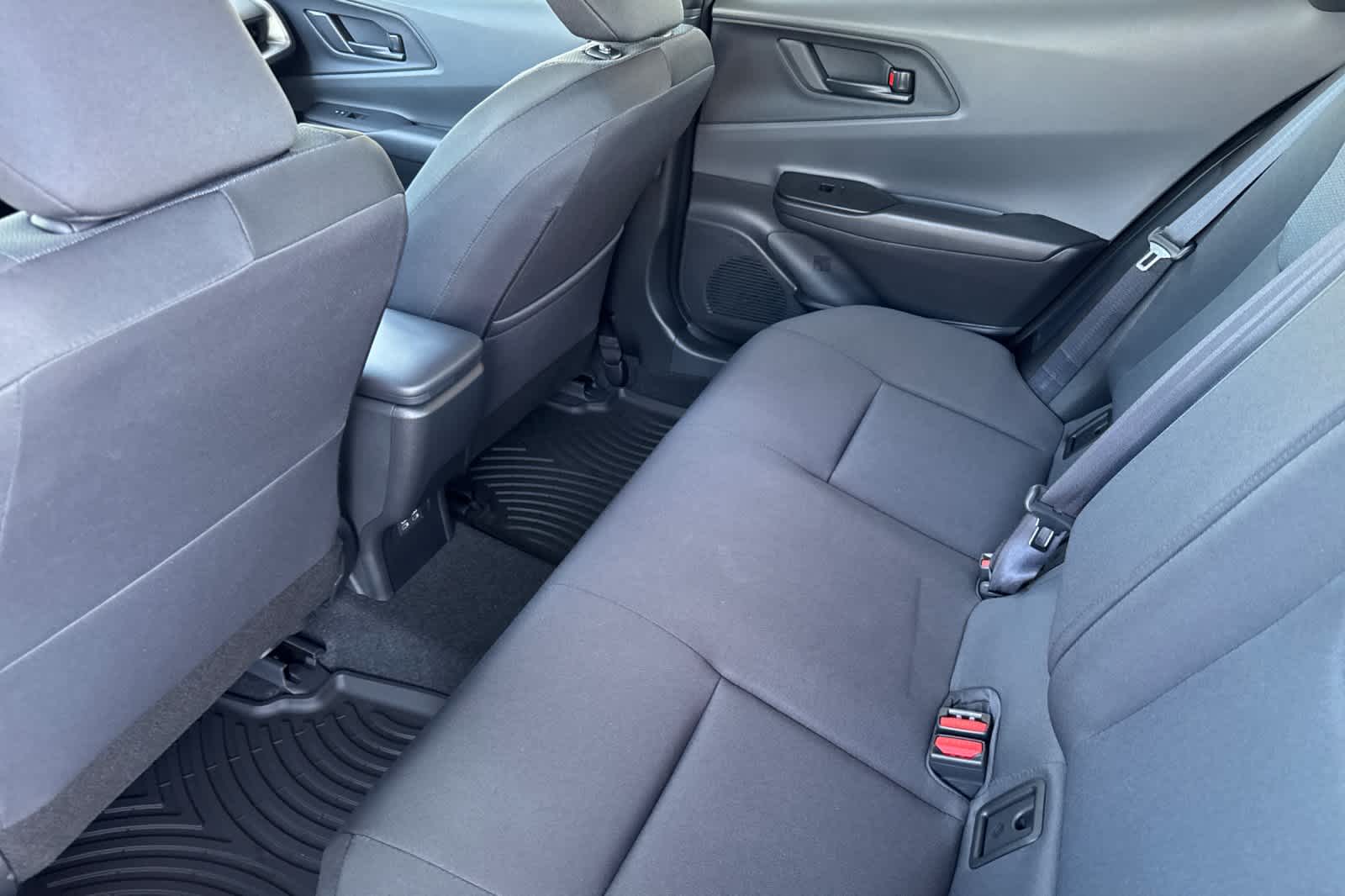 2025 Toyota Prius LE 4