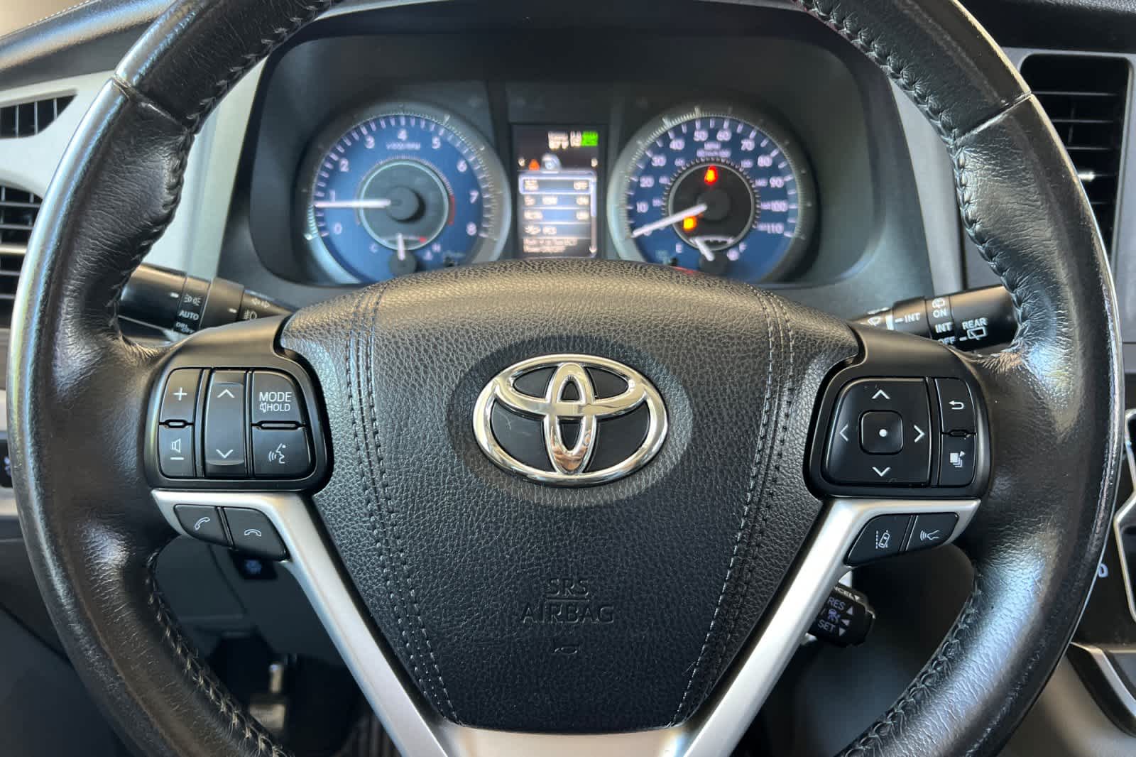 Thumbnail: 2018 Toyota Sienna - 27