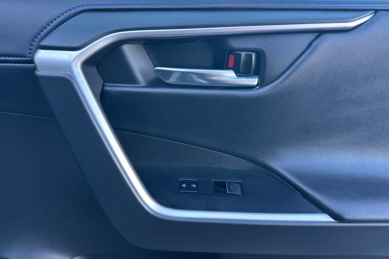 Thumbnail: 2022 Toyota RAV4 - 19