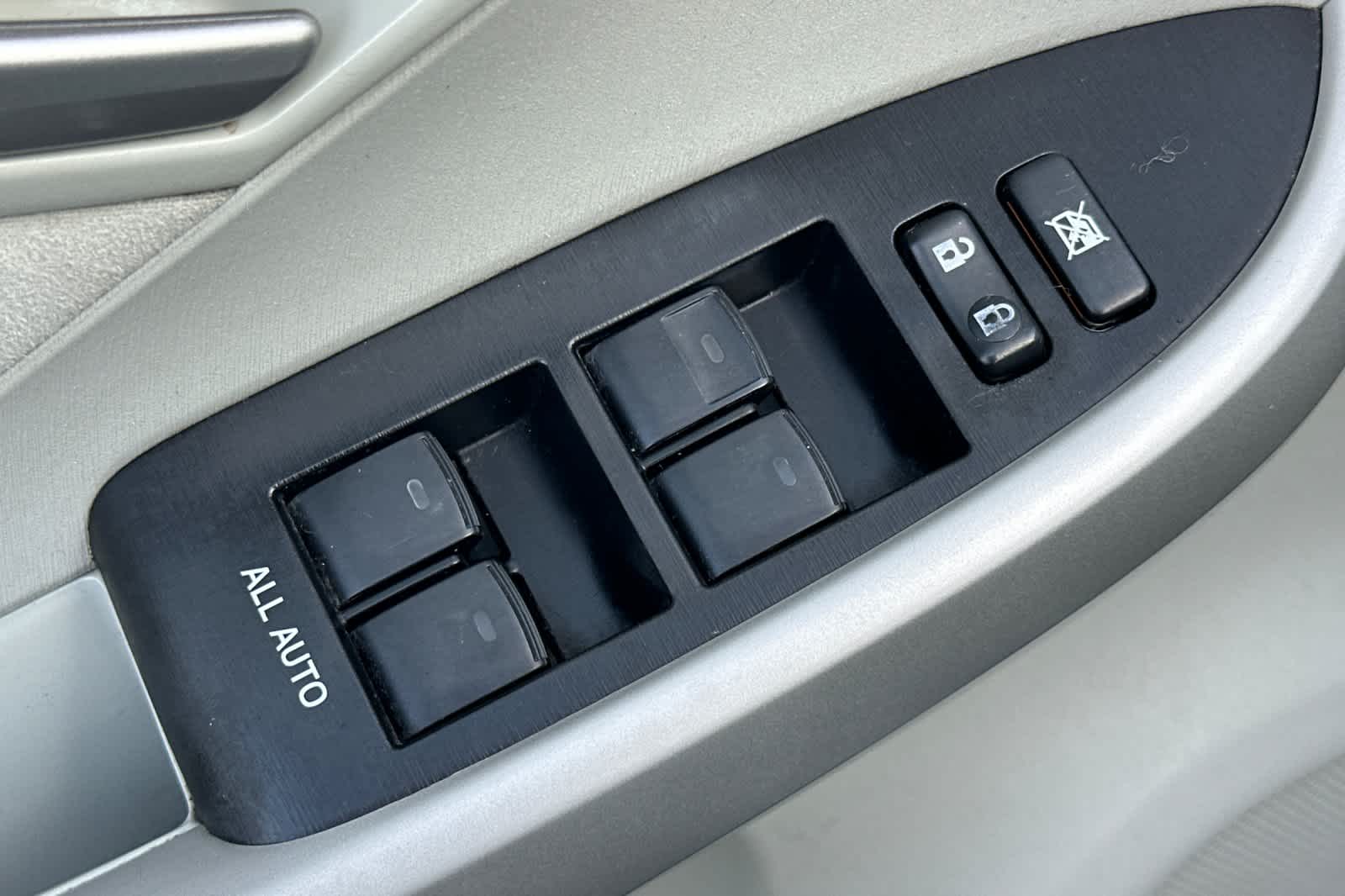 Thumbnail: 2012 Toyota Prius - 13