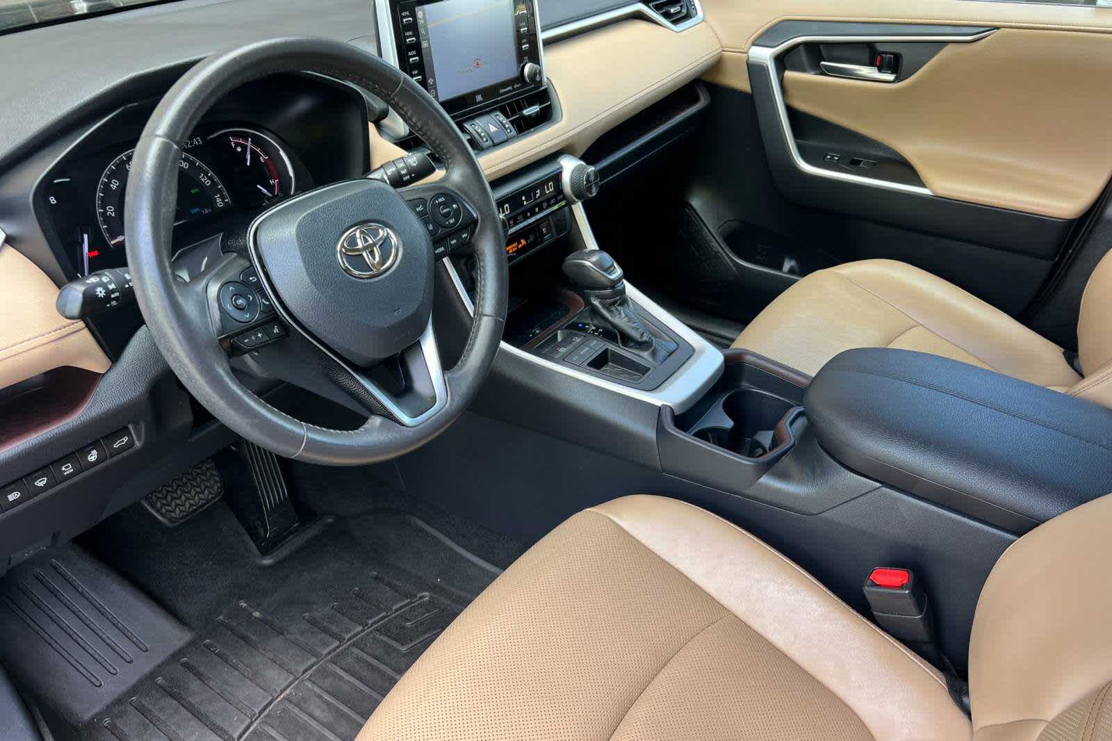 Thumbnail: 2021 Toyota RAV4 - 11