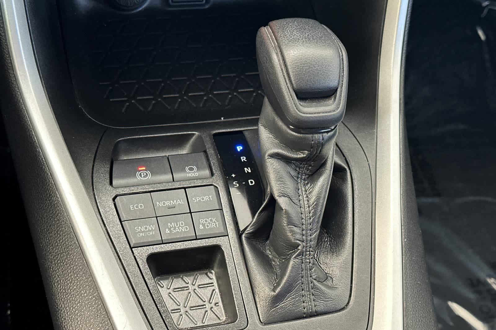 Thumbnail: 2023 Toyota RAV4 - 23