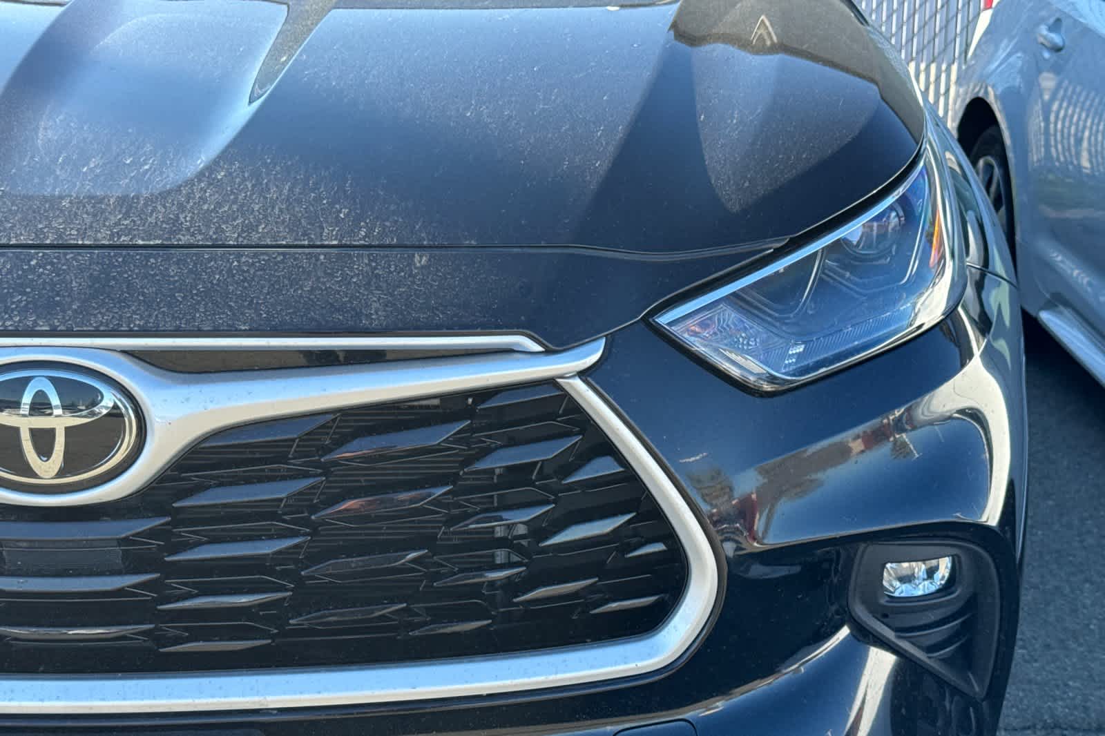 Thumbnail: 2023 Toyota Highlander - 10