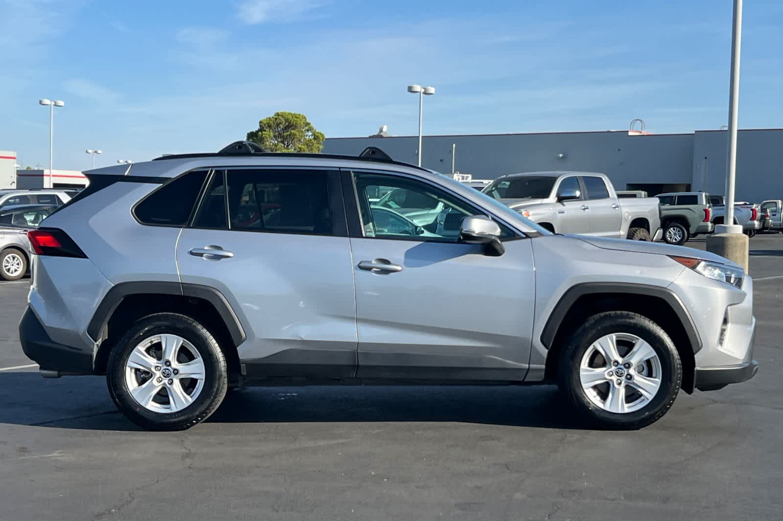 Thumbnail: 2021 Toyota RAV4 - 6