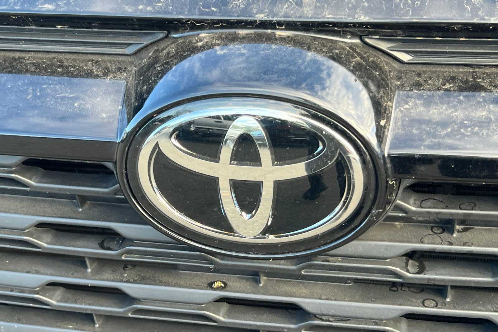 Thumbnail: 2023 Toyota RAV4 - 10
