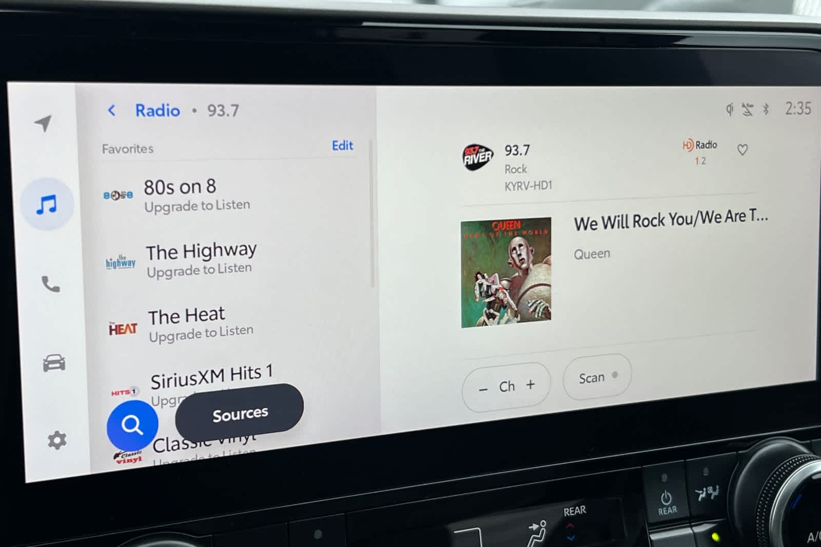 Thumbnail: 2023 Toyota Highlander - 21