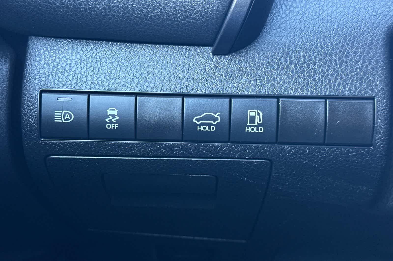 Thumbnail: 2023 Toyota Camry - 28