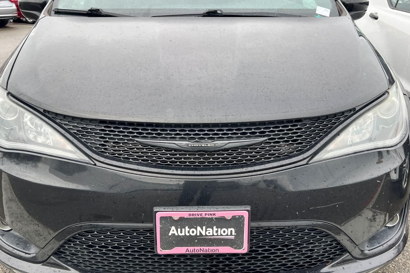 Thumbnail: 2019 Chrysler Pacifica - 9