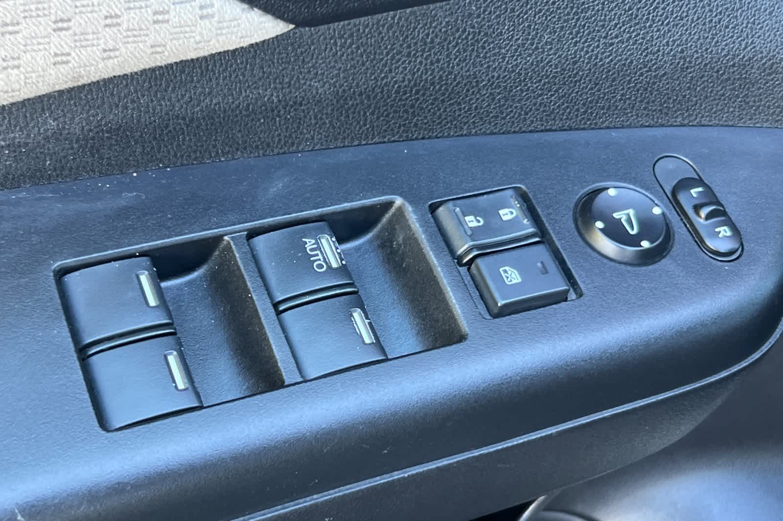 Thumbnail: 2015 Honda CR-V - 13