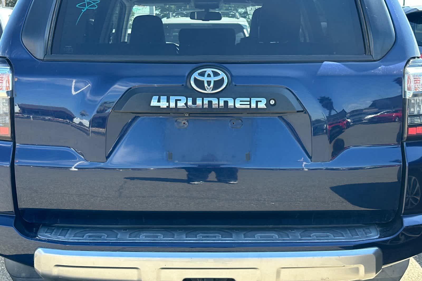 Thumbnail: 2018 Toyota 4Runner - 16
