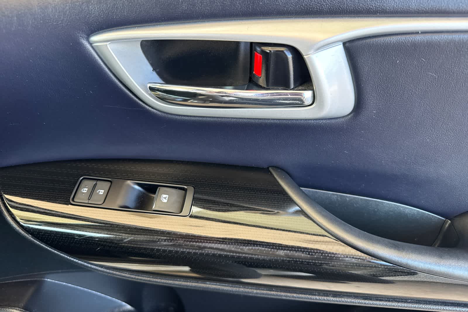 Thumbnail: 2016 Toyota Mirai - 18