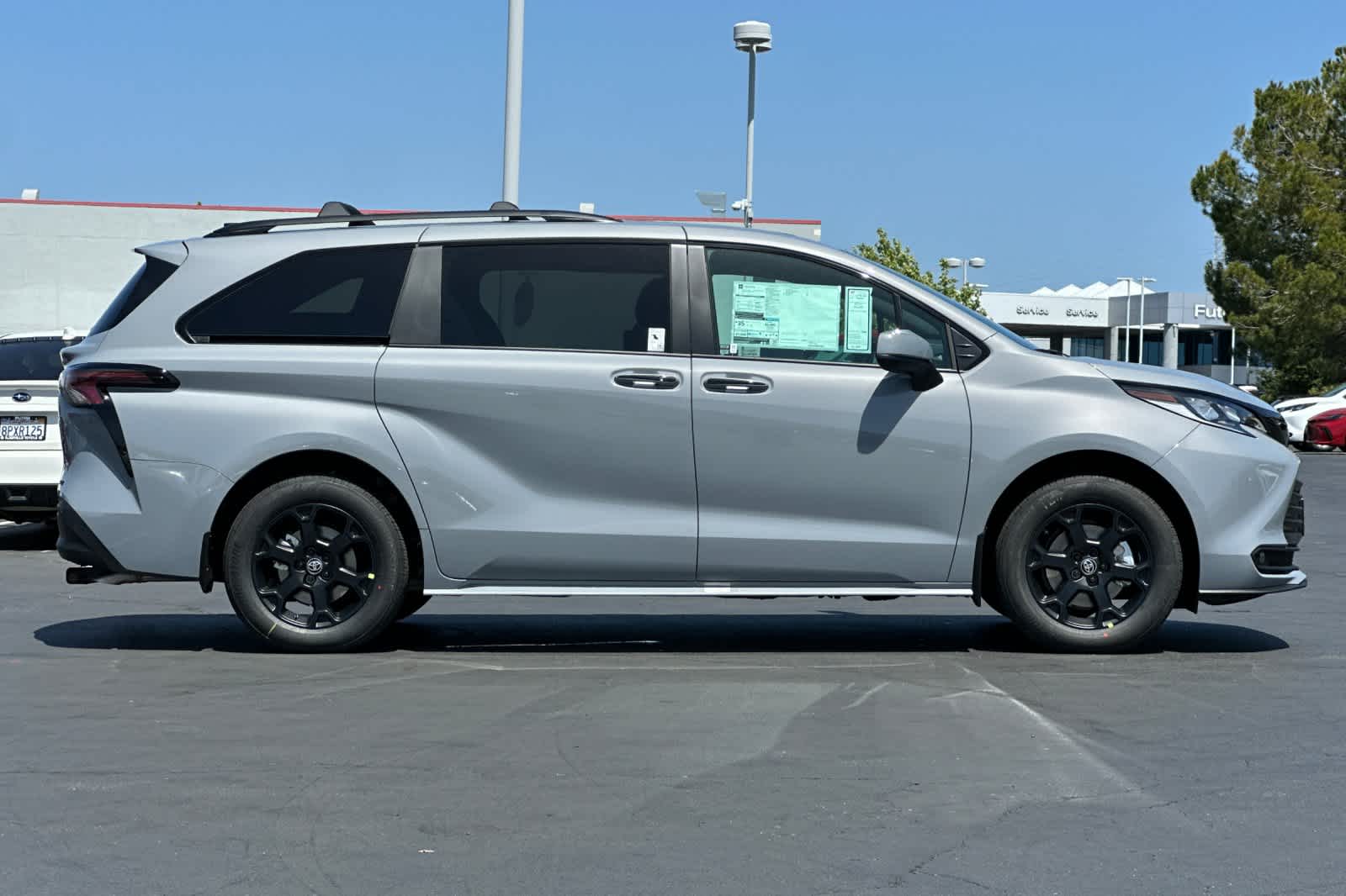 Thumbnail: 2025 Toyota Sienna - 6