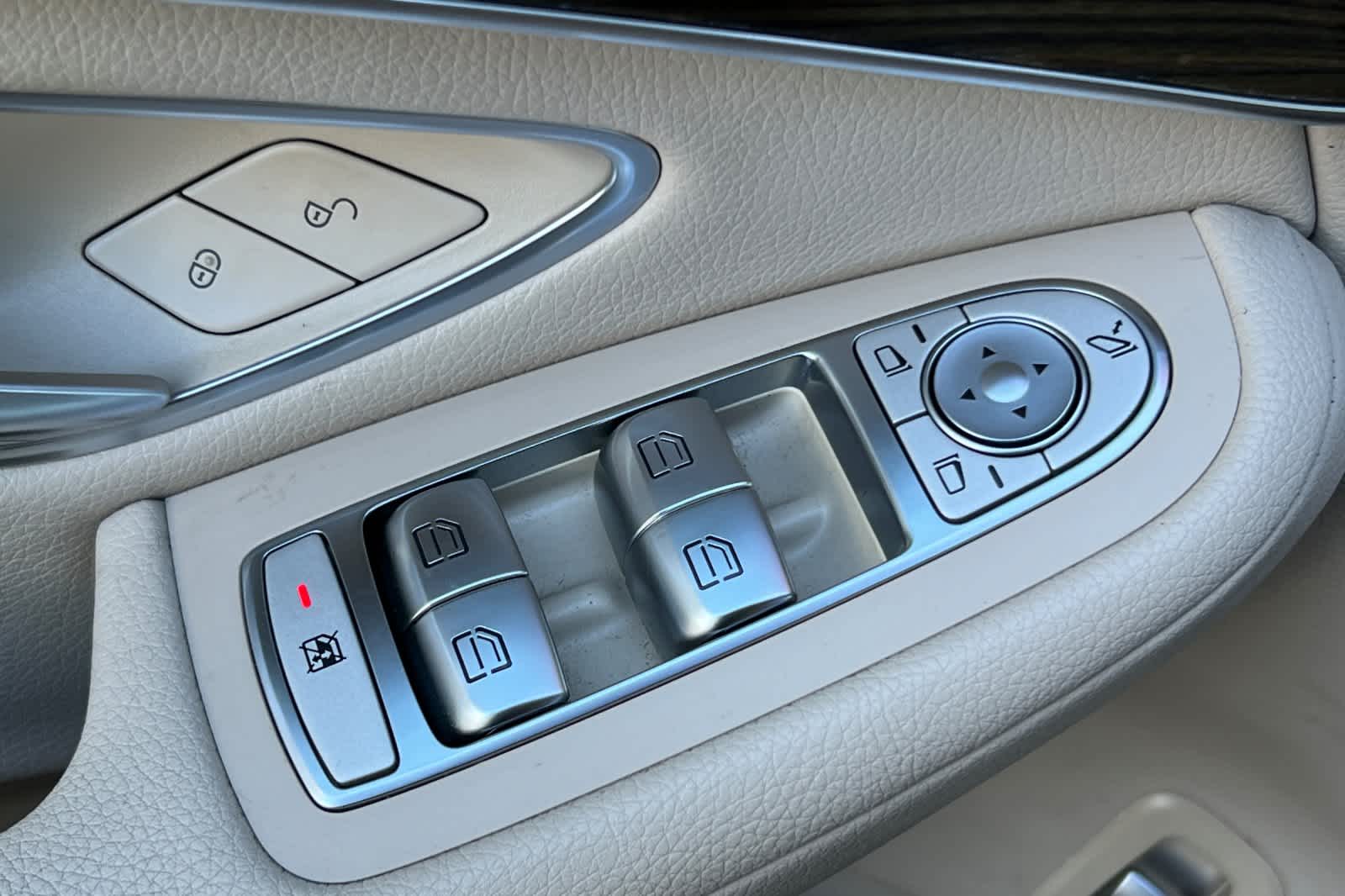 Thumbnail: 2019 Mercedes-Benz GLC - 13