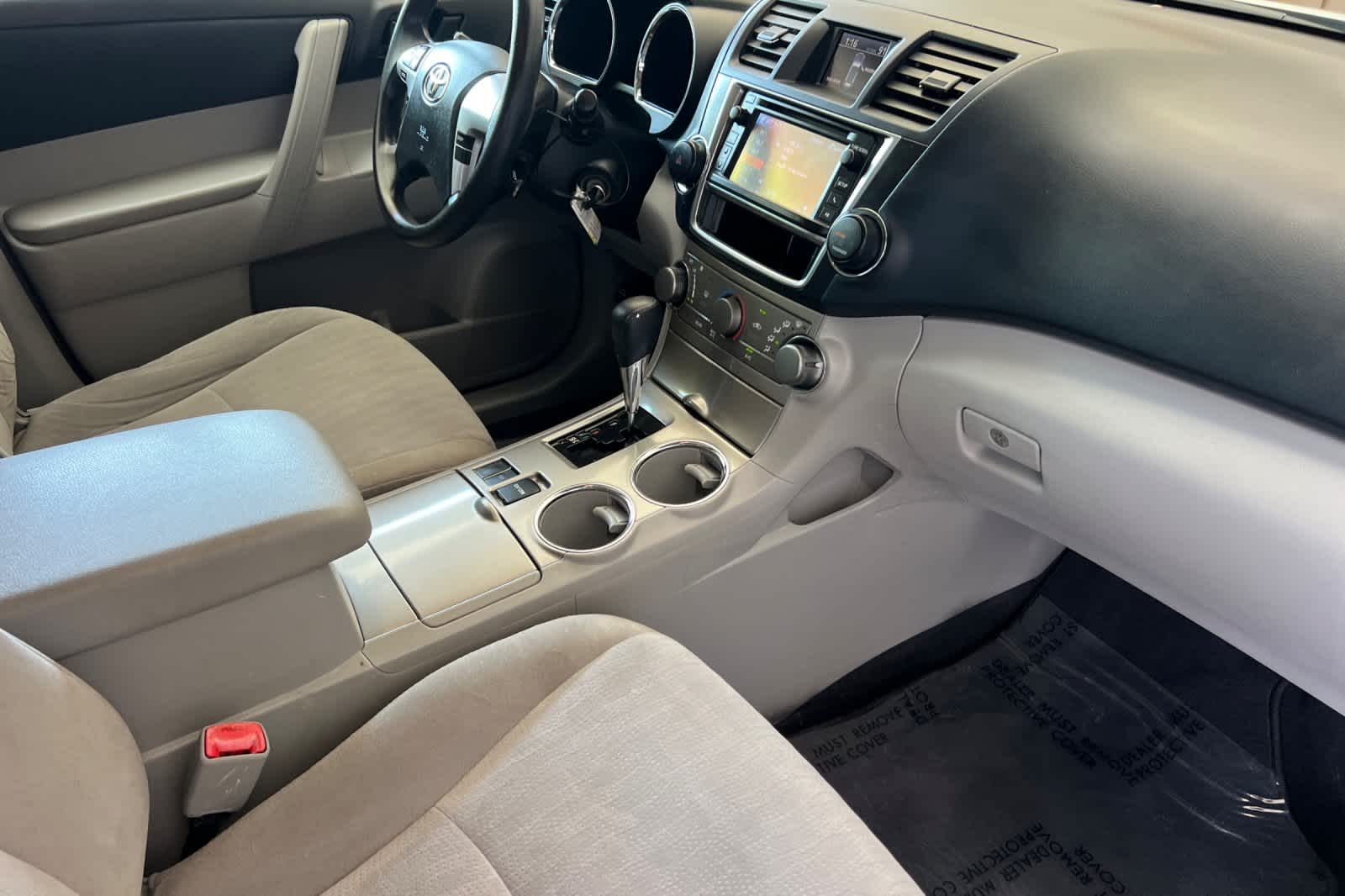 Thumbnail: 2013 Toyota Highlander - 18