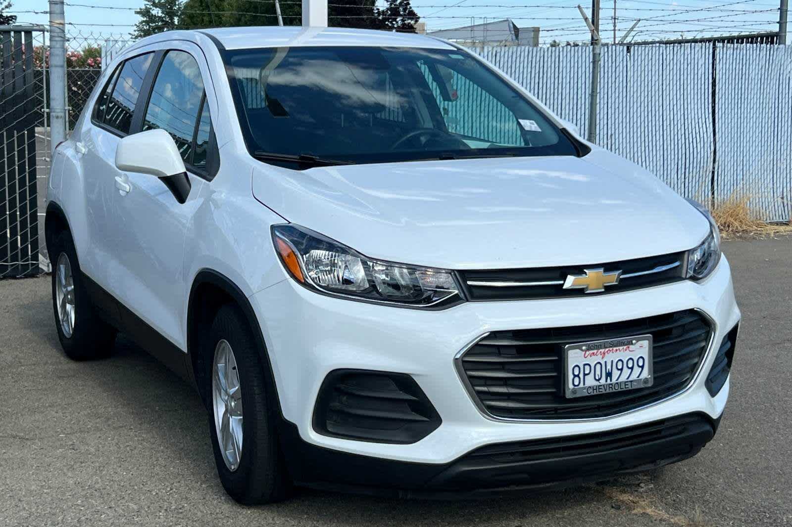 Thumbnail: 2020 Chevrolet Trax - 3