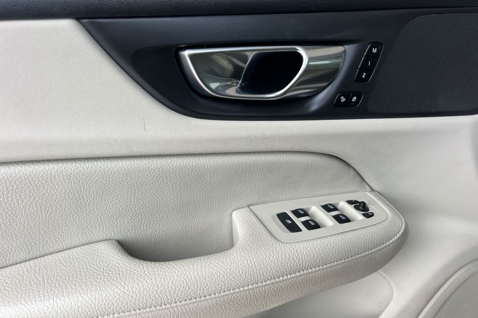 Thumbnail: 2022 Volvo S60 - 12