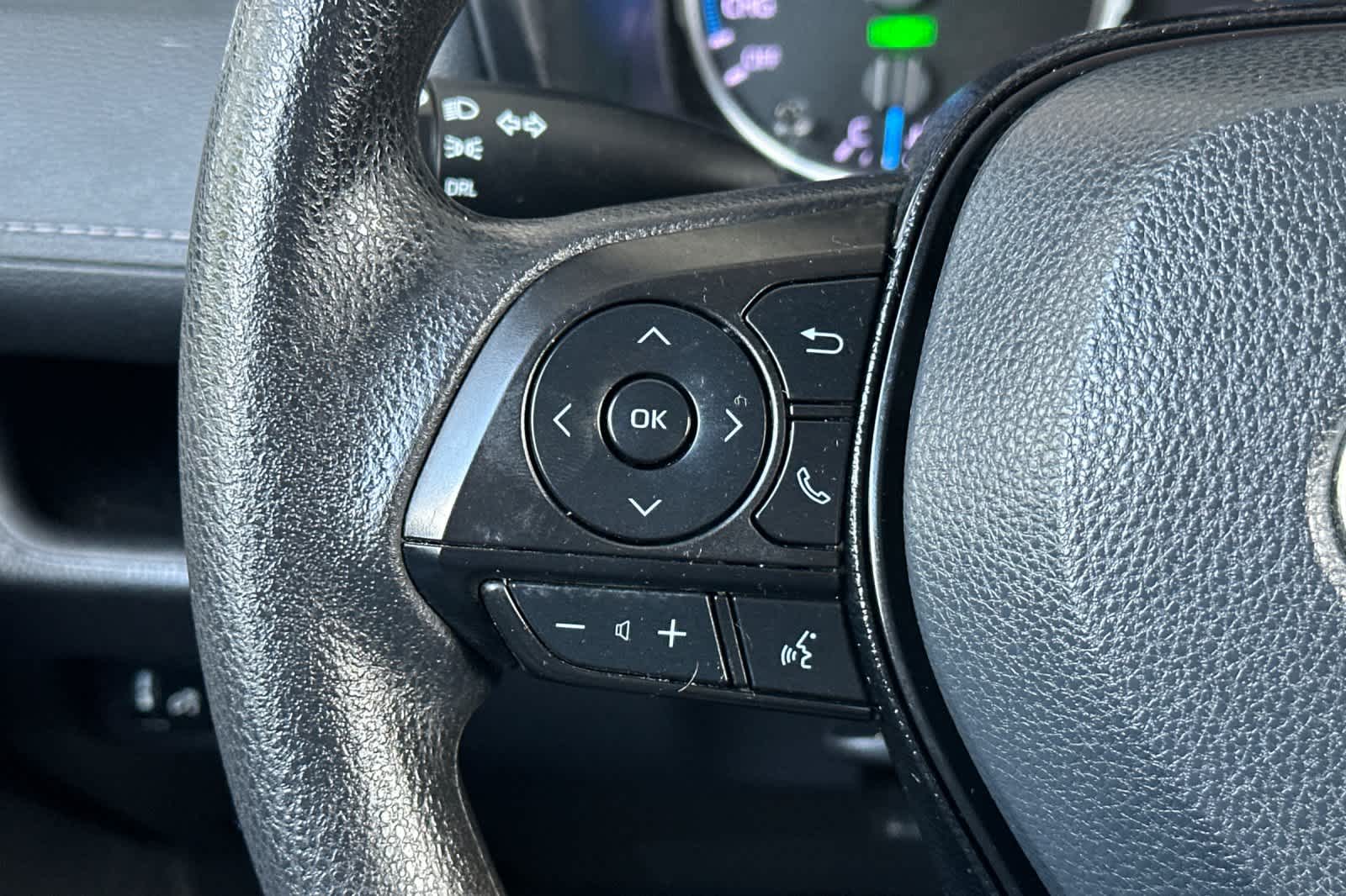 Thumbnail: 2021 Toyota RAV4 - 25