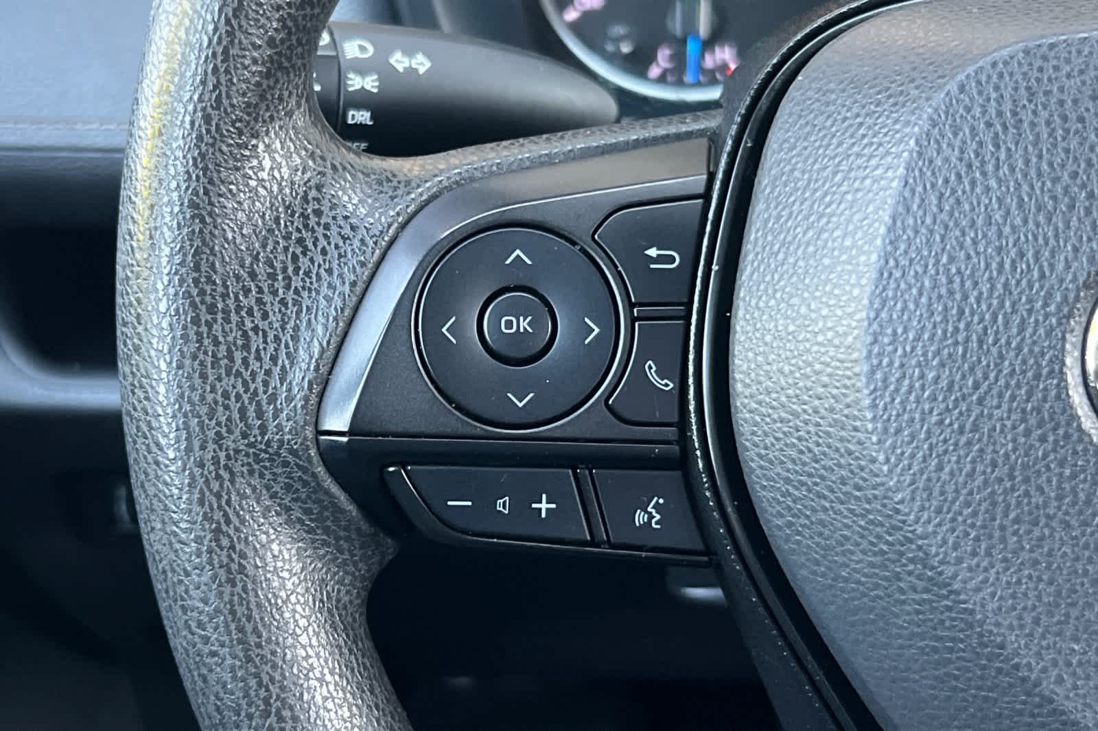 Thumbnail: 2022 Toyota RAV4 - 25