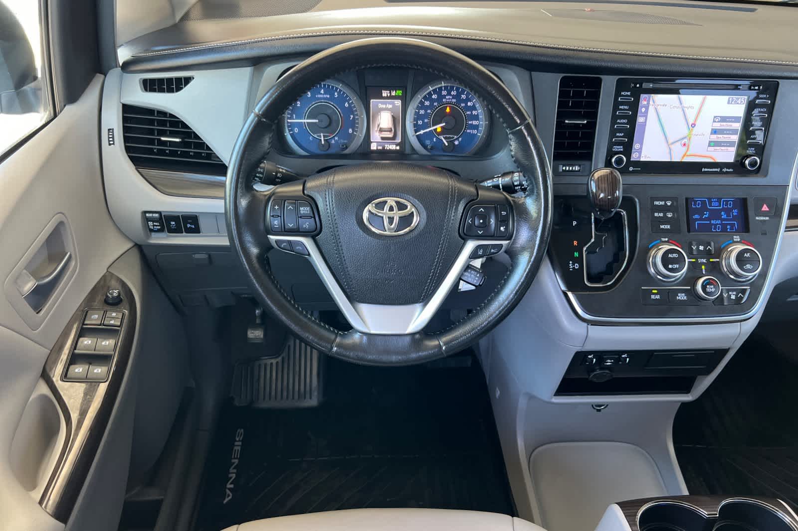 Thumbnail: 2018 Toyota Sienna - 15