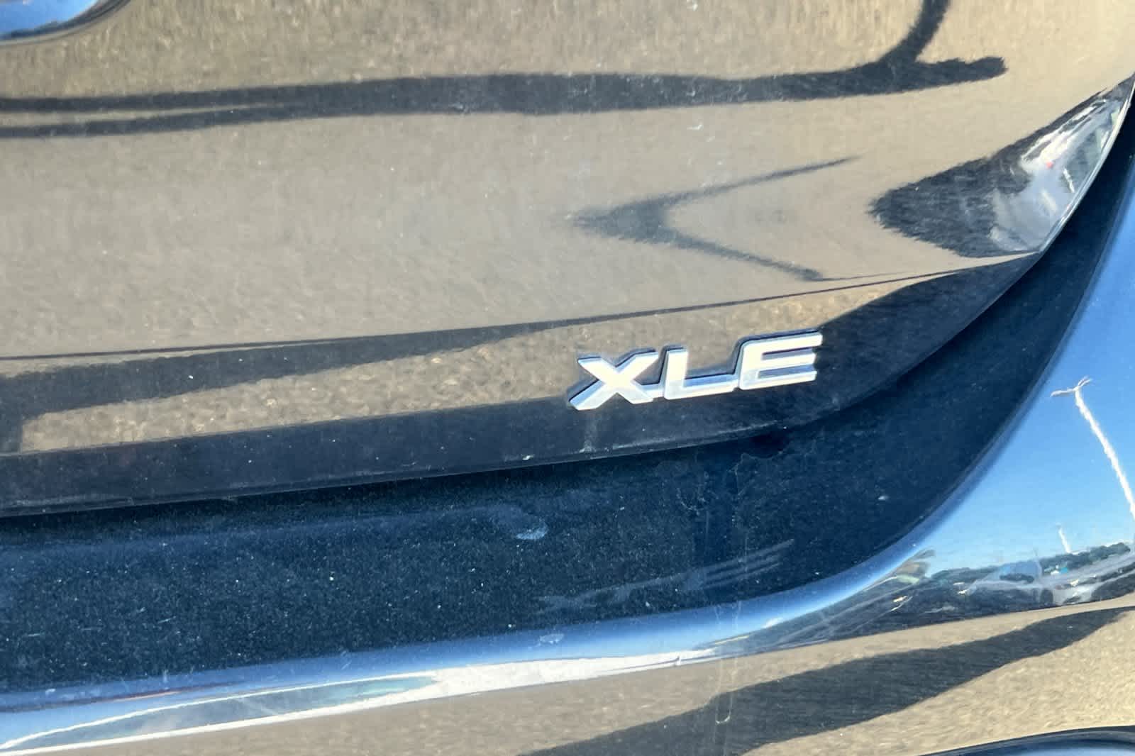 Thumbnail: 2023 Toyota Highlander - 21