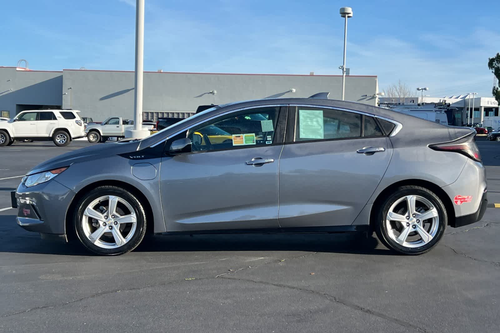 Thumbnail: 2018 Chevrolet Volt - 9