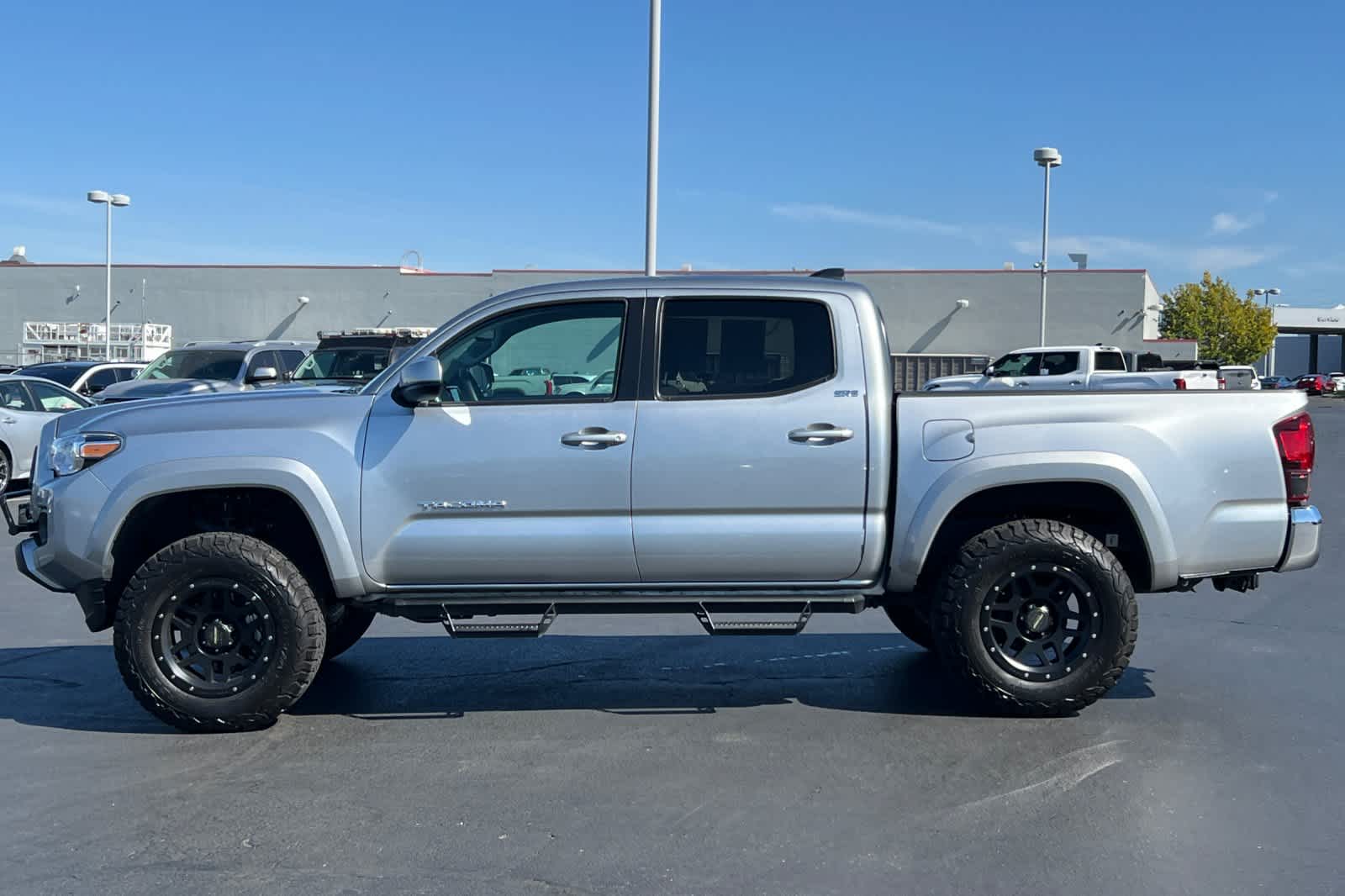 Thumbnail: 2023 Toyota Tacoma - 9