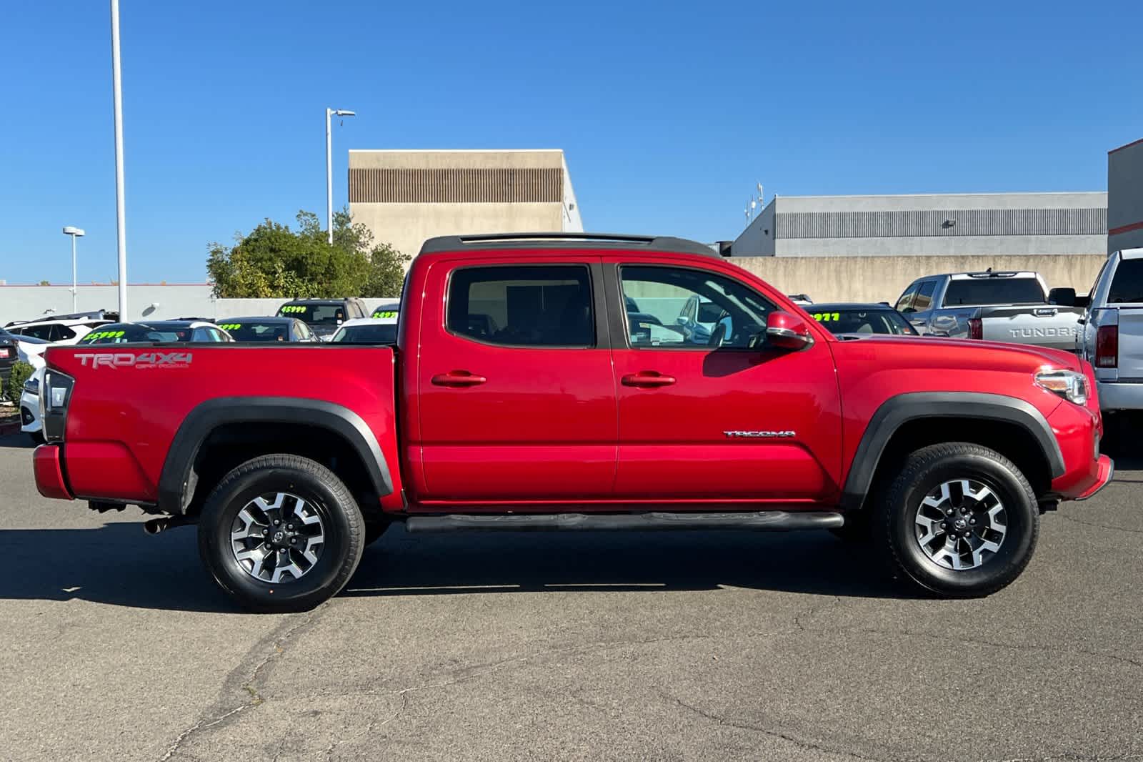 Thumbnail: 2019 Toyota Tacoma - 6