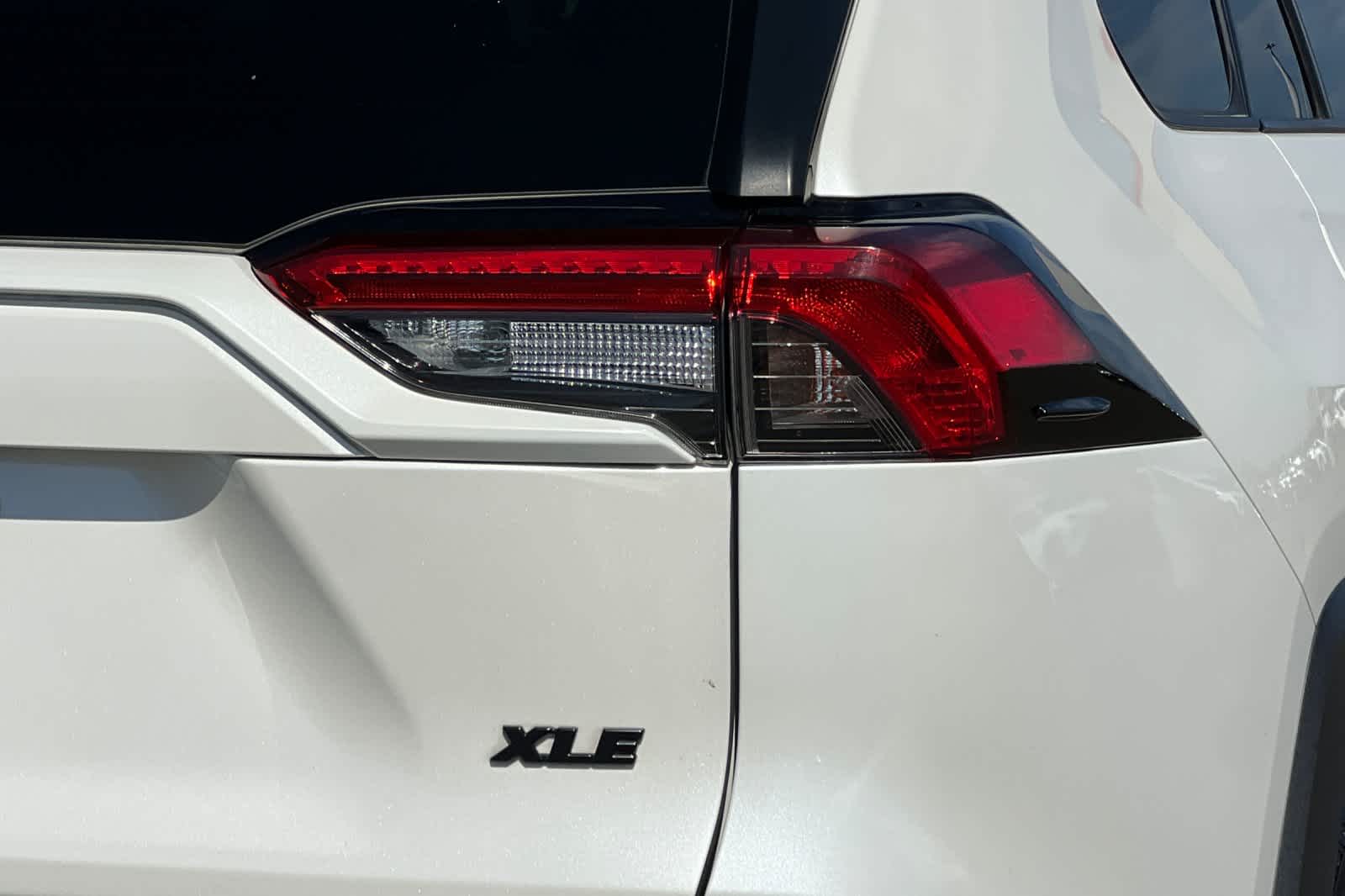 Thumbnail: 2021 Toyota RAV4 - 33