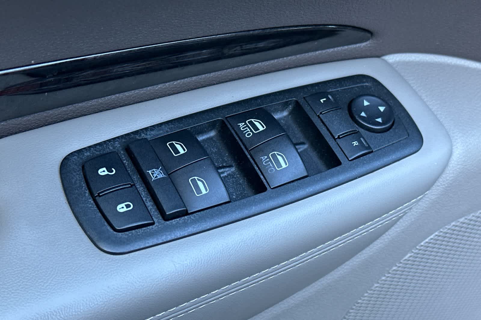 Thumbnail: 2011 Dodge Durango - 13