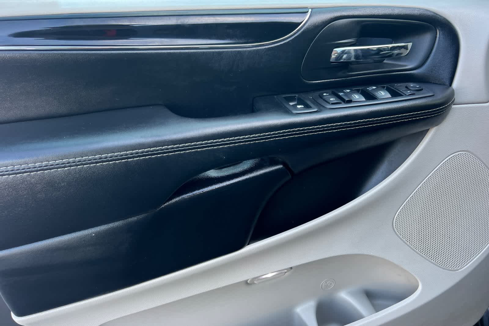 Thumbnail: 2019 Dodge Grand Caravan - 12