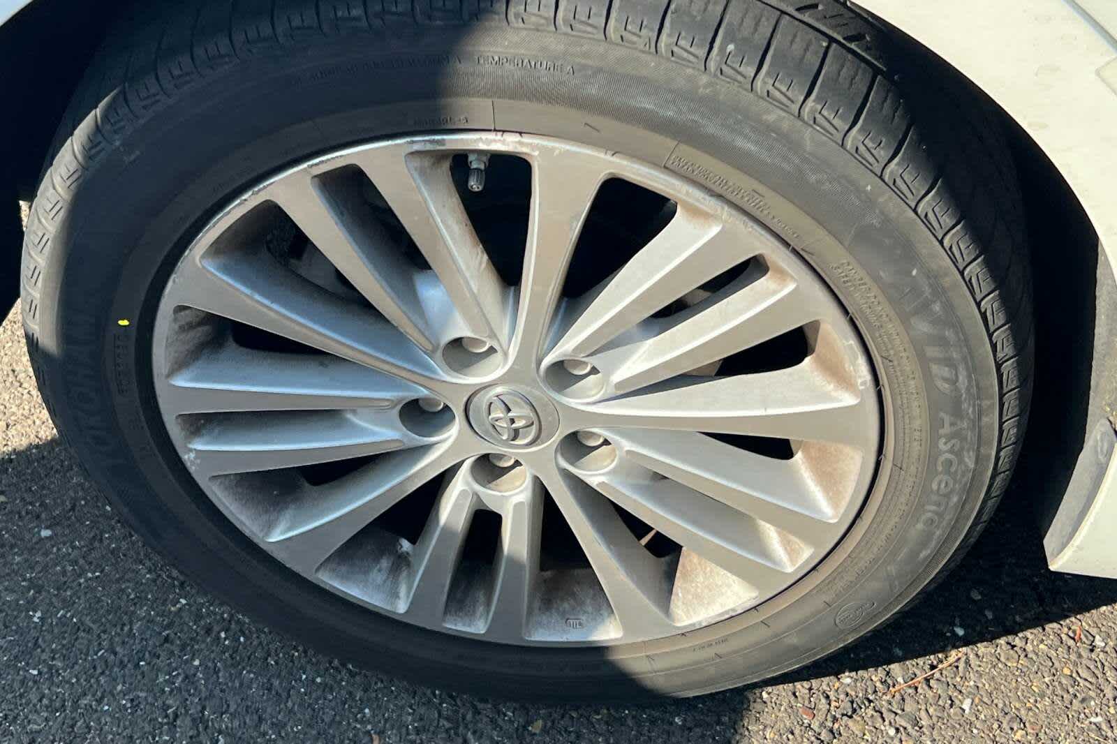 Thumbnail: 2013 Toyota Avalon - 14