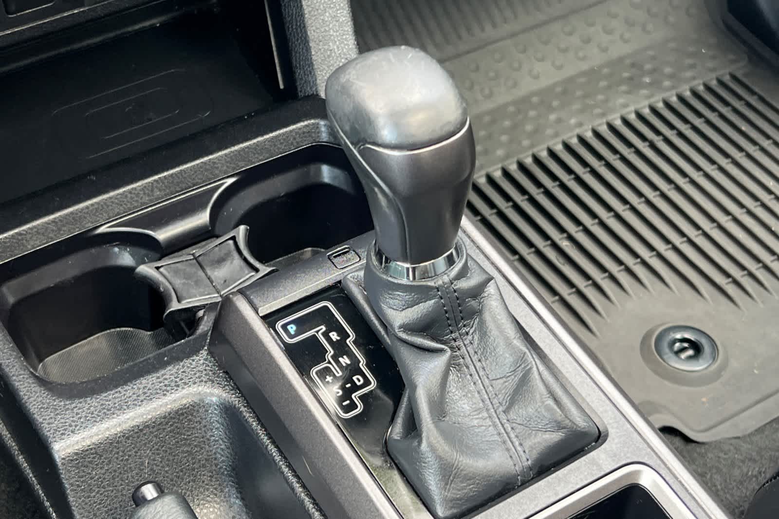 Thumbnail: 2022 Toyota Tacoma - 23