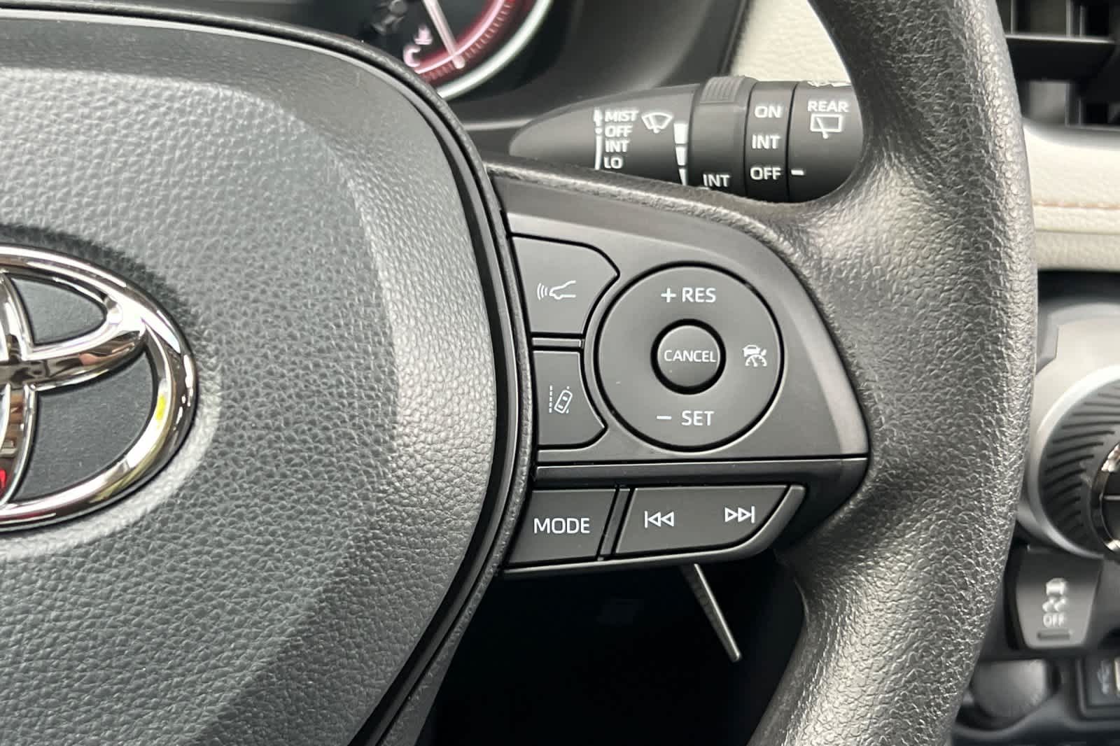 Thumbnail: 2025 Toyota RAV4 - 26