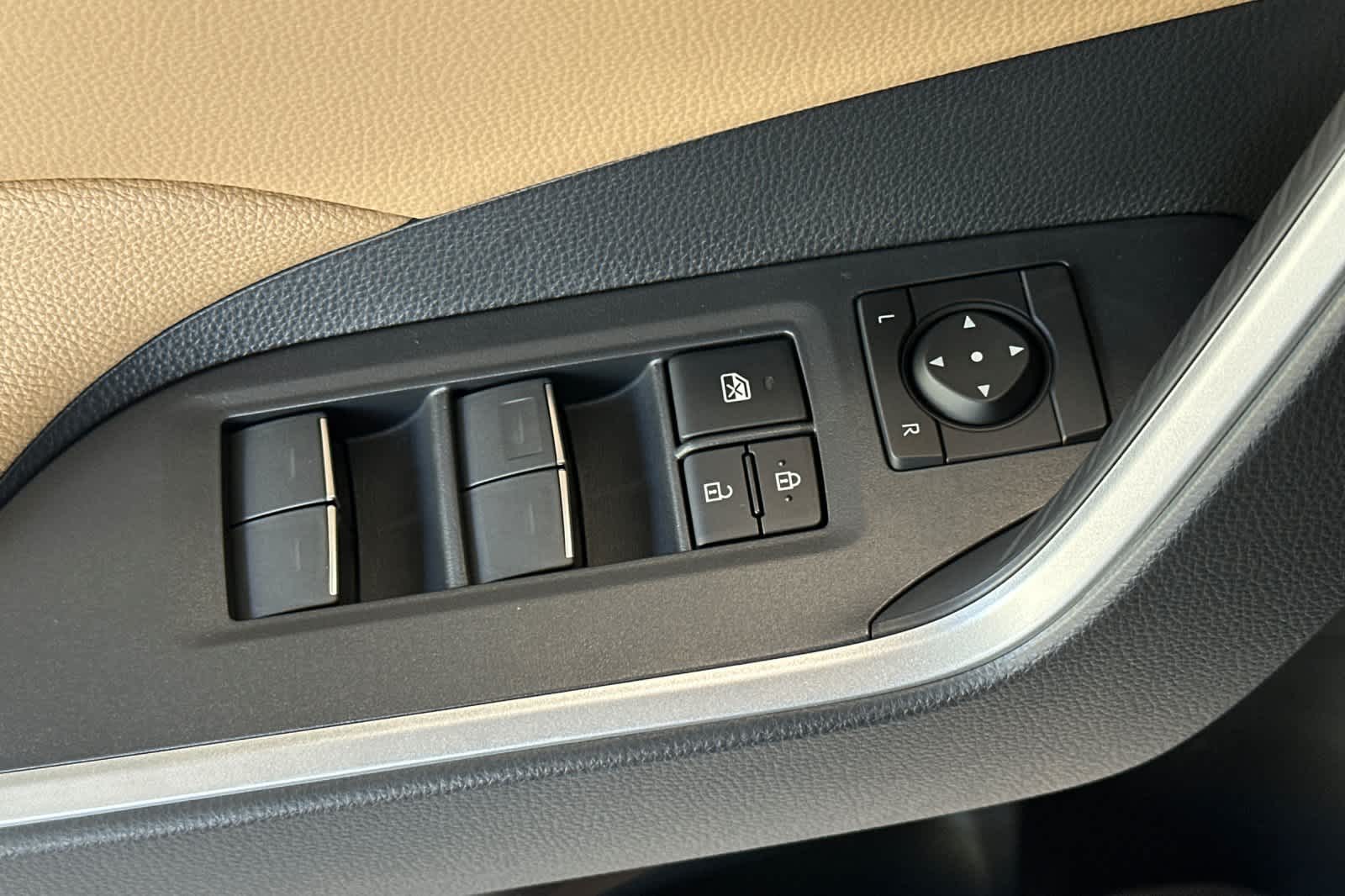 Thumbnail: 2025 Toyota RAV4 - 13