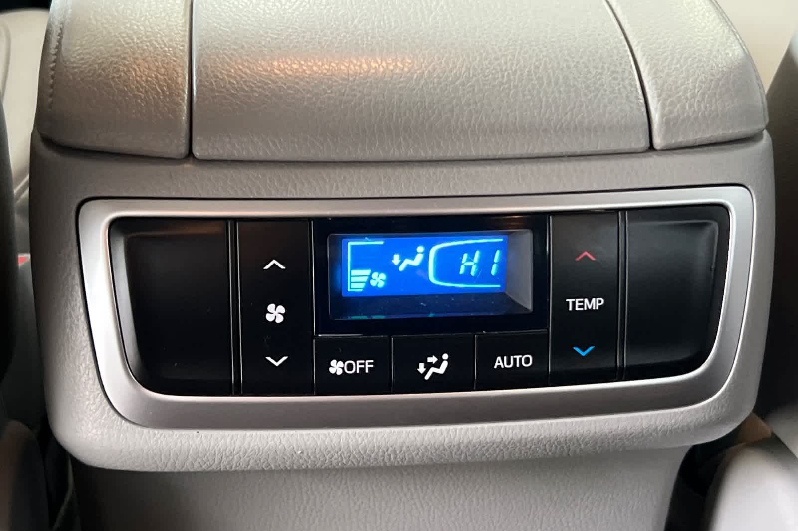 Thumbnail: 2018 Toyota Highlander - 14