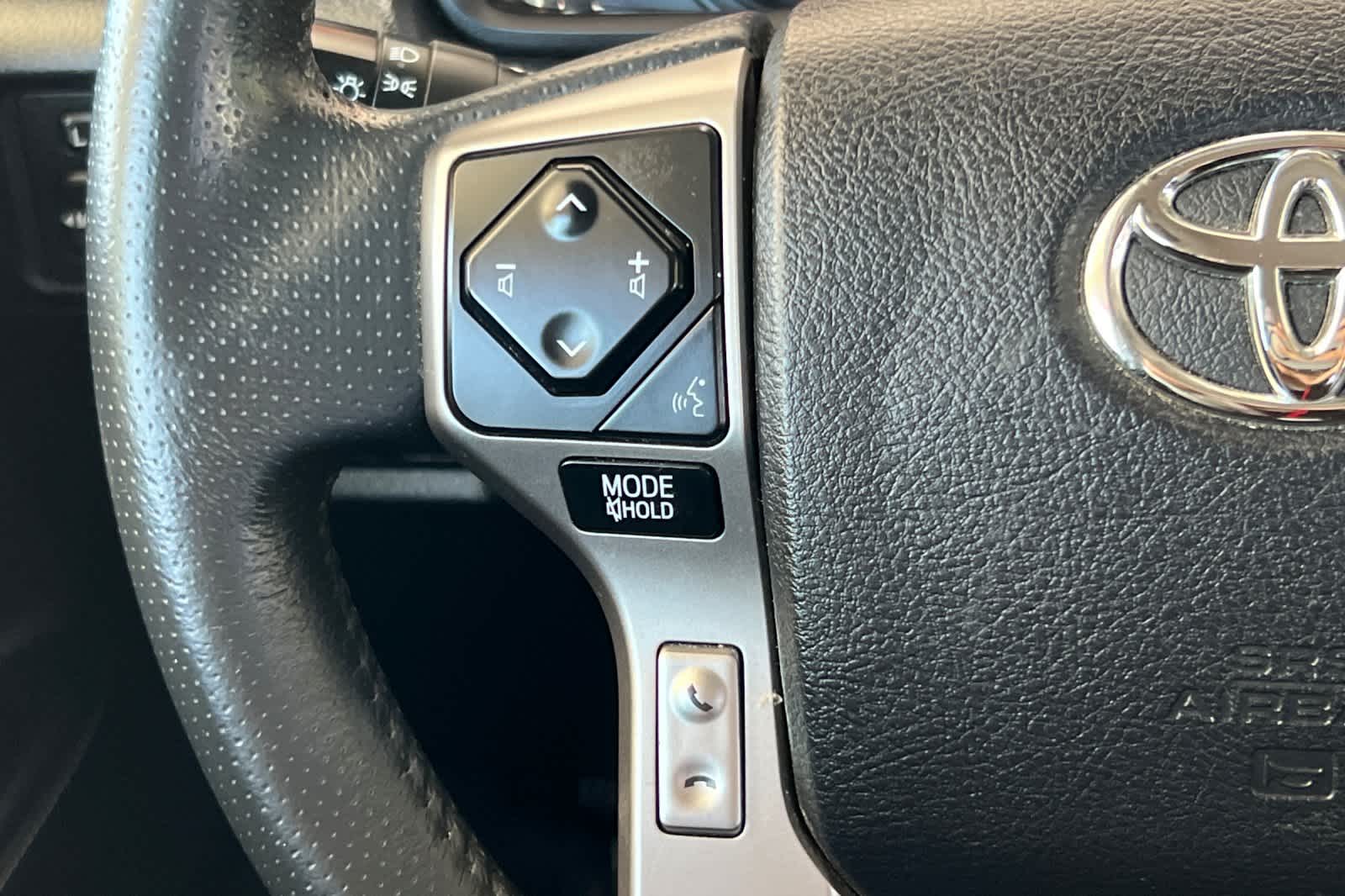 Thumbnail: 2022 Toyota 4Runner - 26